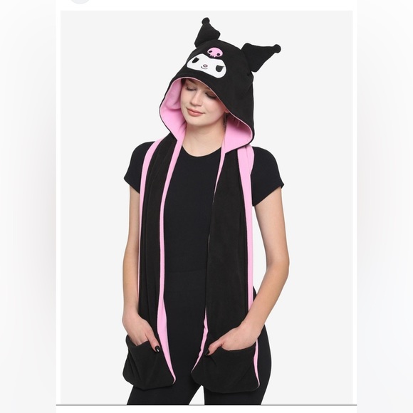 Kuromi Hat/Scarf+NIP 2 pair fuzzy☠️?+lip??balm+?Kuromi ID Lanyard